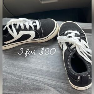 Wonder Nation canvas tennis shoe little boys 1 black / white 3itemsfor$20